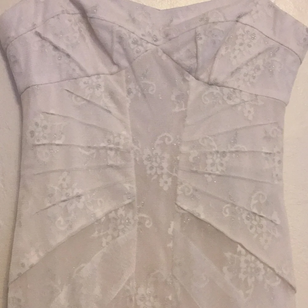 Stunning BCBG Maxazria dress - Picture 3 of 10